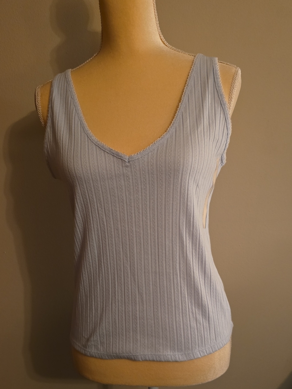 New Universal Thread Women's L Light Blue Ribbed V-Neck Crop Tank Top